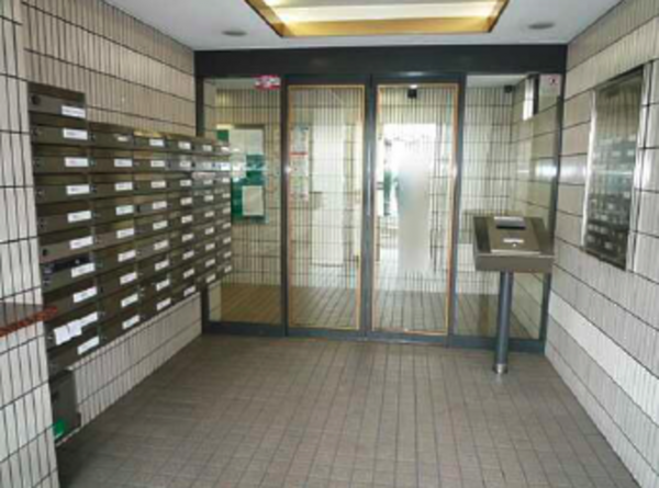 広島市南区西霞町、マンションのエントランス画像です