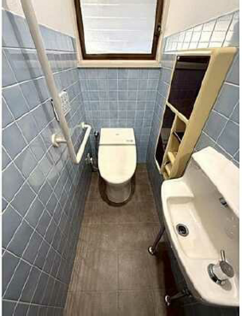 広島市南区仁保南、中古一戸建てのトイレ画像です