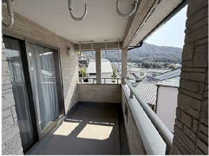 広島市東区上温品、中古一戸建てのバルコニー画像です