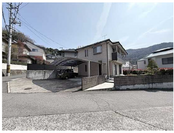 広島市東区上温品、中古一戸建ての外観画像です