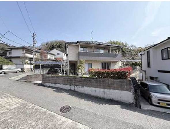 広島市東区上温品、中古一戸建ての外観画像です