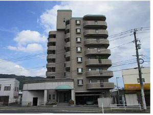 広島市東区戸坂千足、マンションの外観画像です