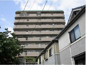 広島市東区戸坂千足、マンションの外観画像です