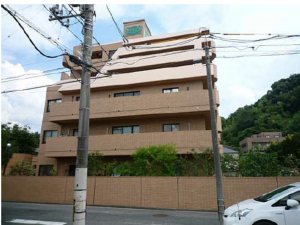 広島市南区西霞町、マンションの外観画像です