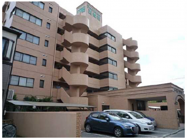 広島市南区西霞町、マンションの外観画像です