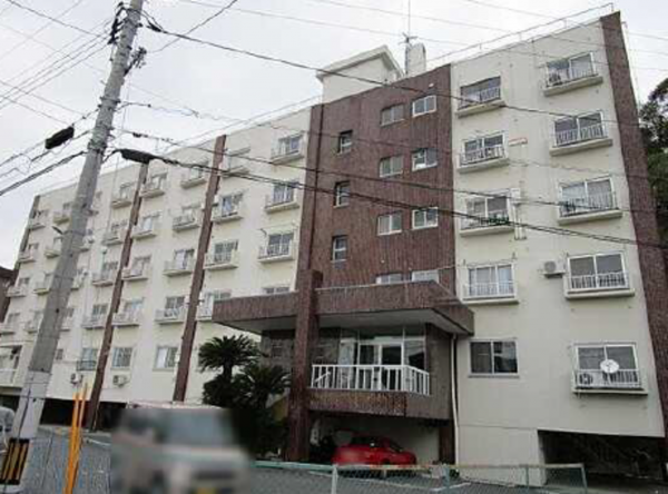 広島市東区山根町、マンションの外観画像です