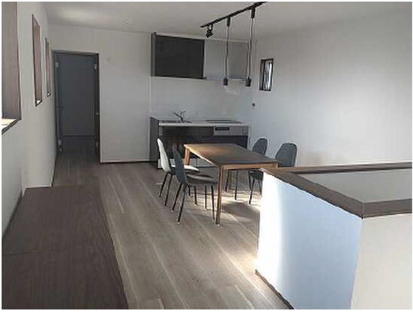 広島市西区井口、中古一戸建ての居間画像です