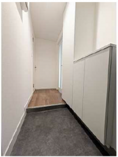 広島市中区鶴見町、マンションの玄関画像です