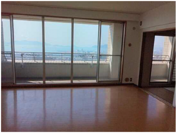 広島市西区井口台、マンションの居間画像です