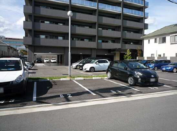 広島市南区東雲、マンションの駐車場画像です