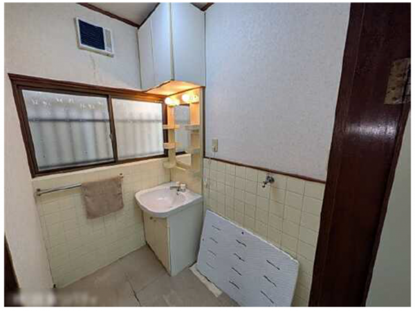 広島市南区仁保、中古一戸建ての洗面画像です