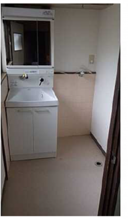 広島市東区上温品、中古一戸建ての洗面画像です