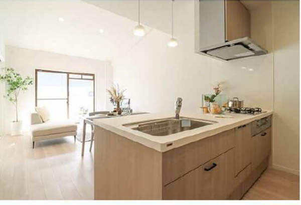 広島市西区古江西町、マンションのキッチン画像です