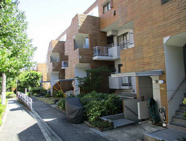 広島市西区鈴が峰町、マンションの外観画像です