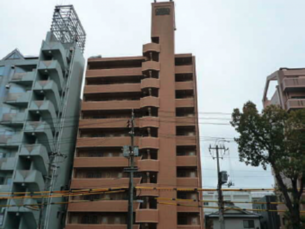 広島市南区西霞町、マンションの外観画像です