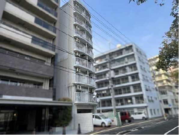 広島市中区加古町、マンションの外観画像です