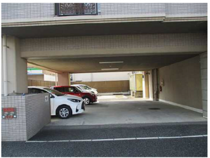 広島市西区観音町、マンションの駐車場画像です