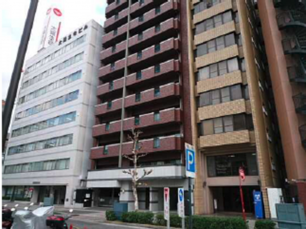広島市南区松川町、マンションの外観画像です