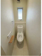 広島市西区井口、新築一戸建てのトイレ画像です