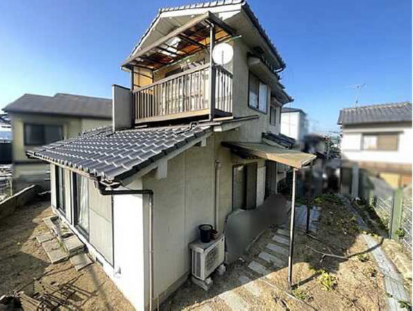 広島市南区東霞町、中古一戸建ての外観画像です
