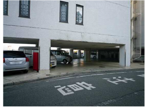 広島市南区元宇品町、マンションの駐車場画像です