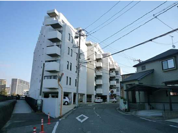 広島市南区元宇品町、マンションの外観画像です