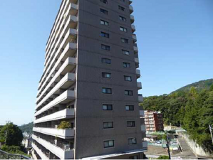 広島市東区上温品、マンションの外観画像です