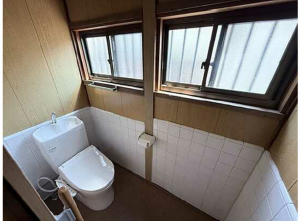 広島市東区温品、中古一戸建てのトイレ画像です