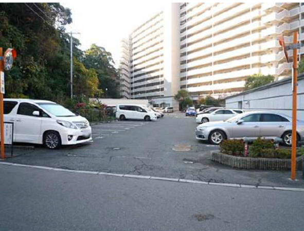広島市南区元宇品町、マンションの駐車場画像です