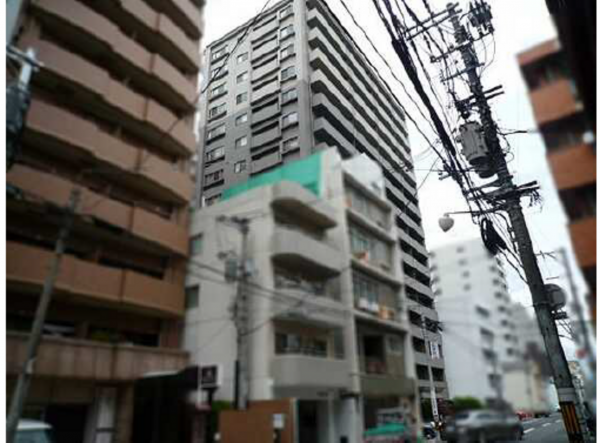 広島市中区猫屋町、マンションの外観画像です