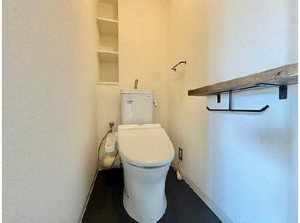 広島市中区猫屋町、マンションのトイレ画像です