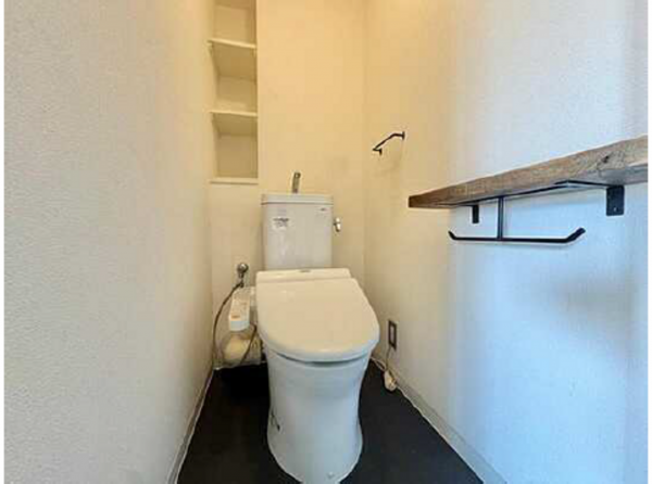 広島市中区猫屋町、マンションのトイレ画像です