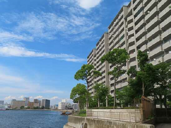 広島市南区元宇品町、マンションの外観画像です