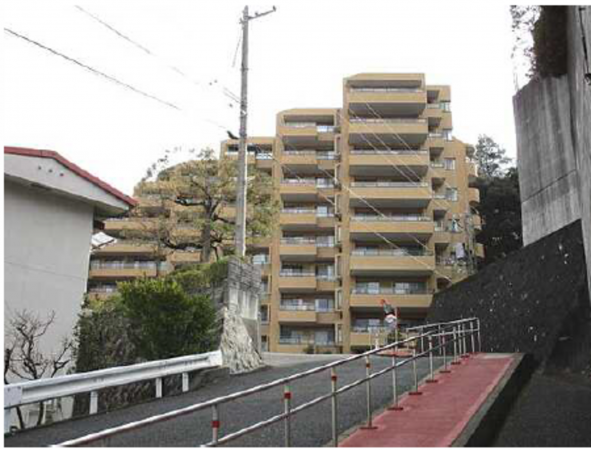 広島市東区戸坂くるめ木、マンションの外観画像です