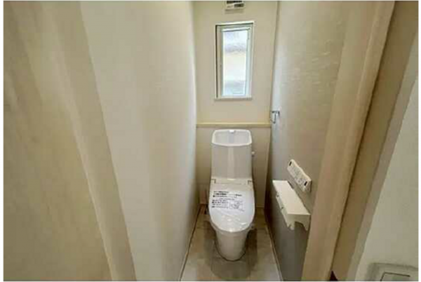 広島市東区馬木、新築一戸建てのトイレ画像です