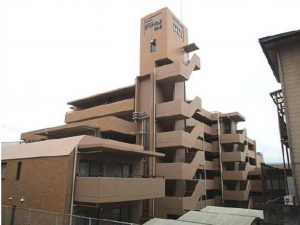 広島市東区山根町、マンションの外観画像です