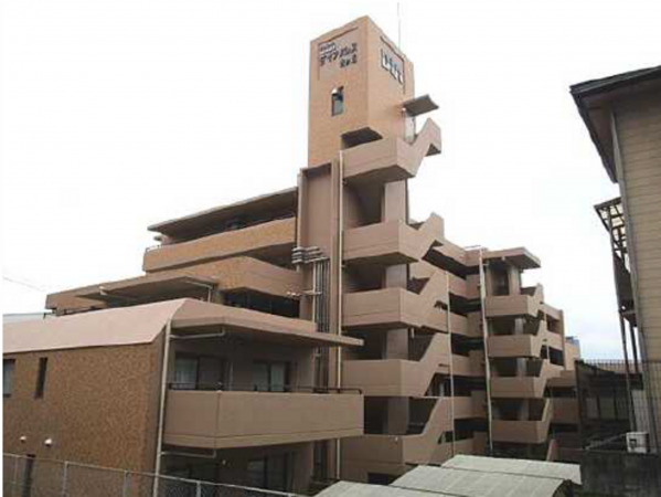 広島市東区山根町、マンションの外観画像です