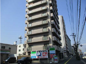 広島市西区観音町、マンションの外観画像です