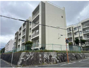 広島市西区井口鈴が台、マンションの外観画像です