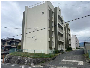 広島市西区井口鈴が台、マンションの外観画像です