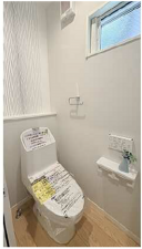 広島市中区吉島西、新築一戸建てのトイレ画像です