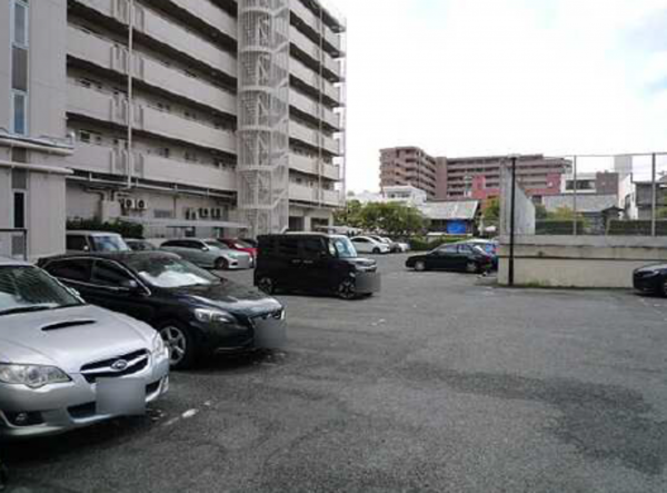 広島市南区宇品御幸、マンションの駐車場画像です