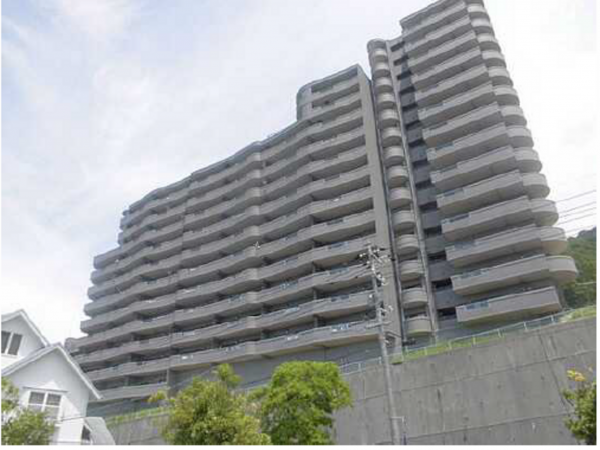 広島市西区井口台、マンションの外観画像です