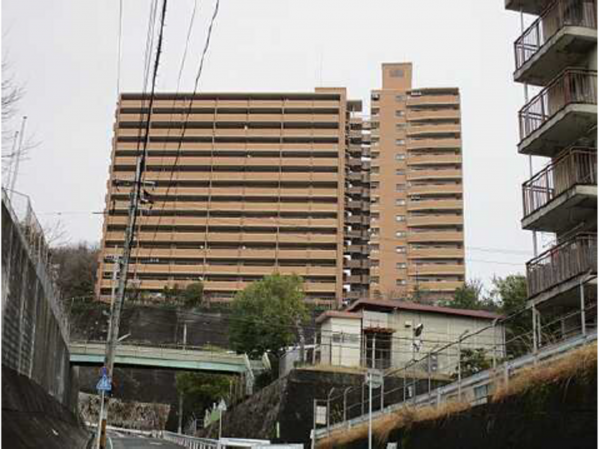 広島市東区牛田早稲田、マンションの外観画像です