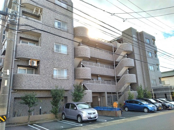 名古屋市西区、マンションの外観画像です