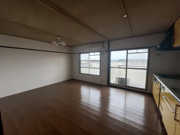 名古屋市天白区島田が丘、マンションの居間画像です