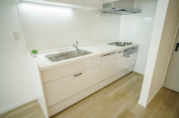名古屋市天白区御幸山、マンションのキッチン画像です