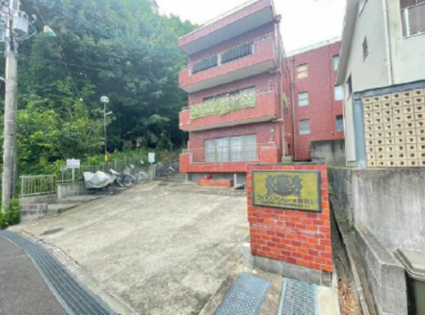 名古屋市天白区御幸山、マンションの外観画像です