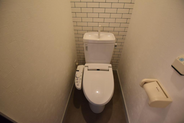 高槻市南芥川町、中古マンションのトイレ画像です