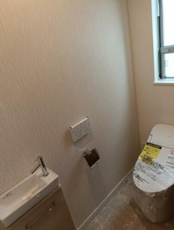 高槻市月見町、新築一戸建てのトイレ画像です